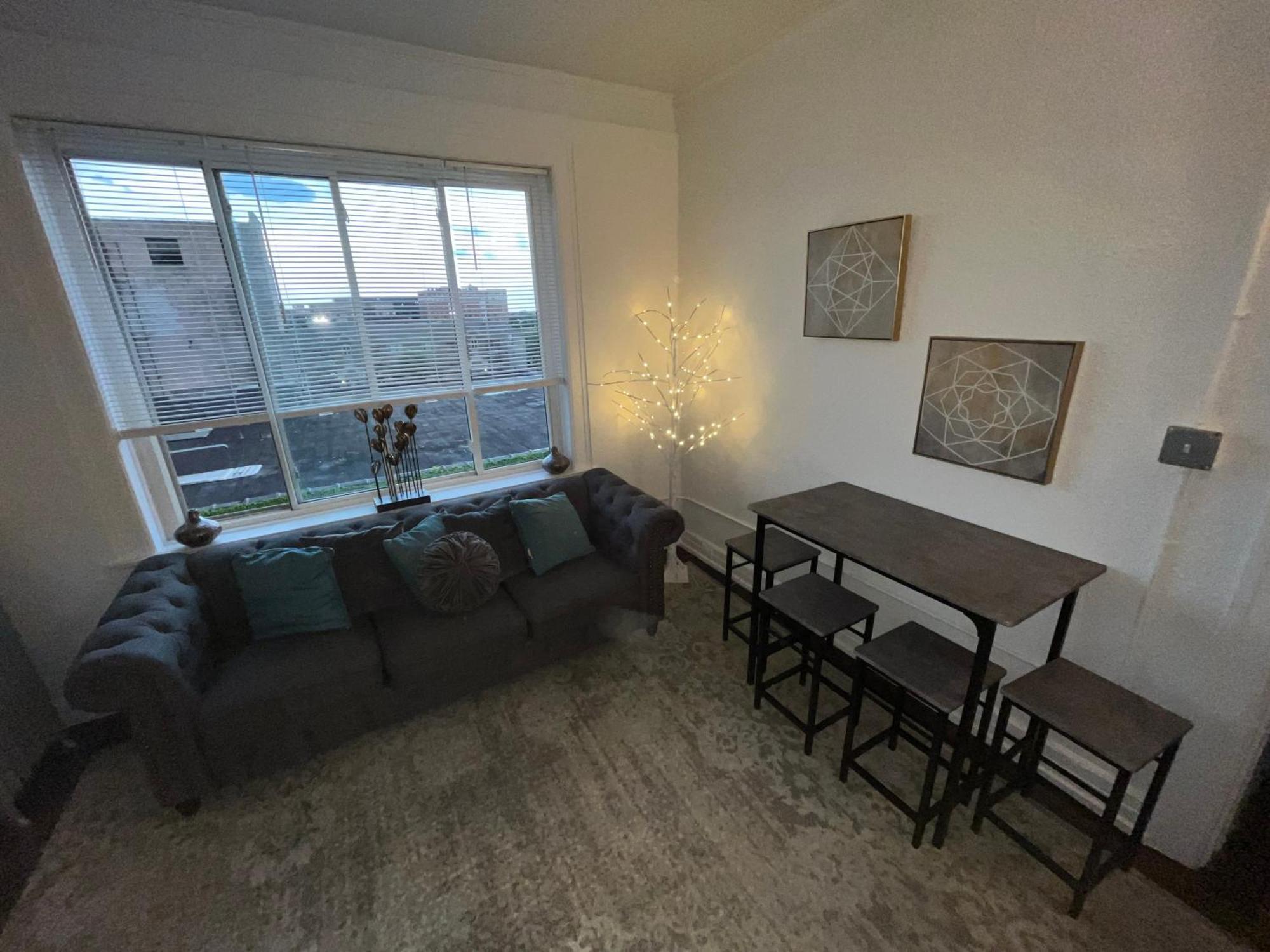 2 Bedroom Stylist Apartment Detroit Zewnętrze zdjęcie